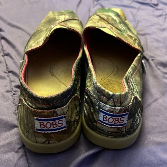 Bobs camo slip on with pink accents US size 10 - Picture 7 of 8